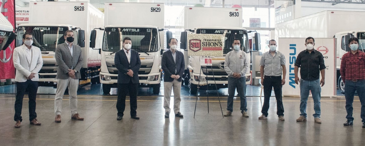 Hino hizo entrega de una flota de camiones Dutro 4 y 5 ton a la empresa de Transportes Shon's