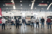 Hino hizo entrega de una flota de camiones a la empresa de Transportes Shon's